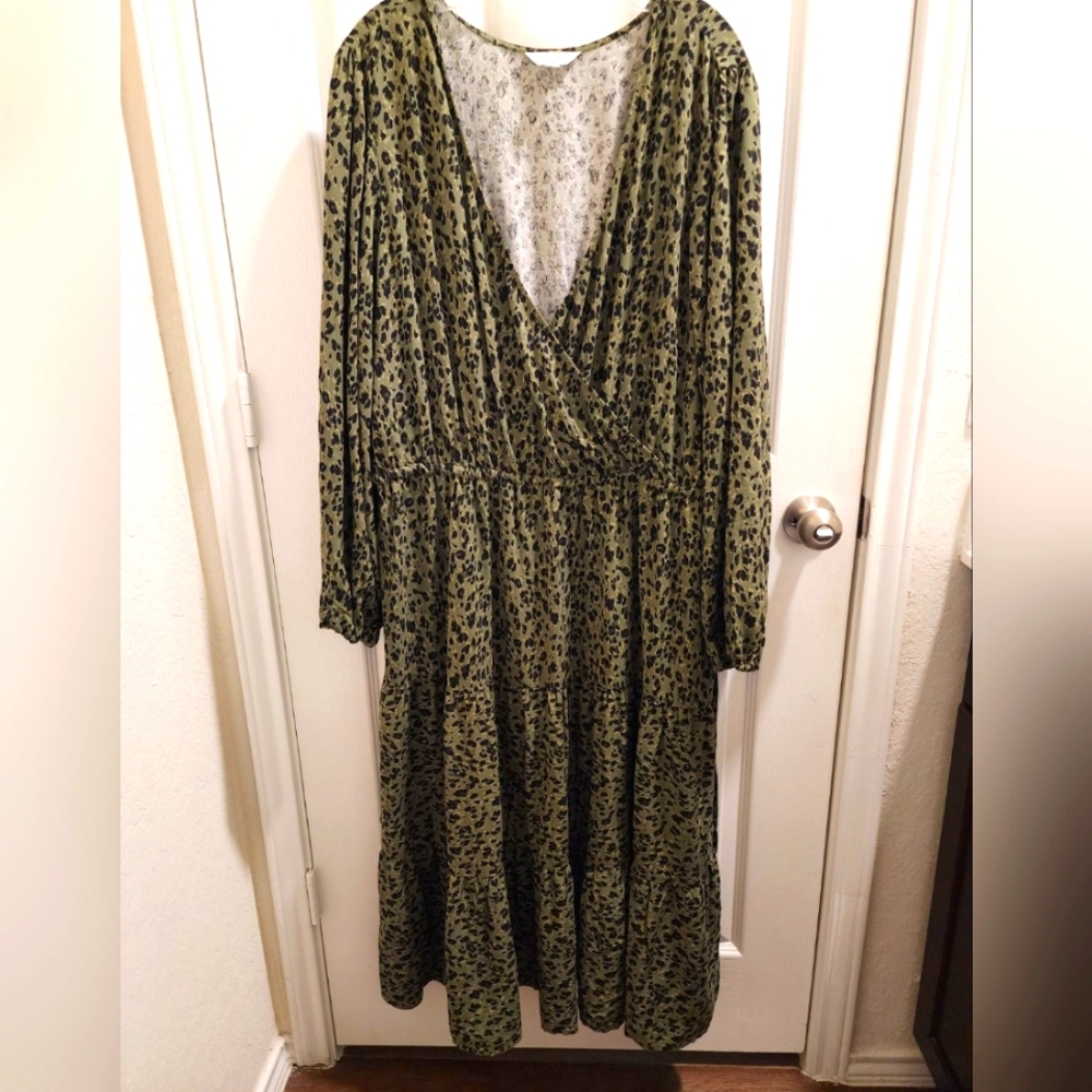 Long sleeved v-neck dress